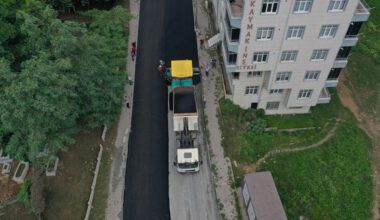 ÜNYE’DE İKİ SOKAK SICAK ASFALT İLE BULUŞTU