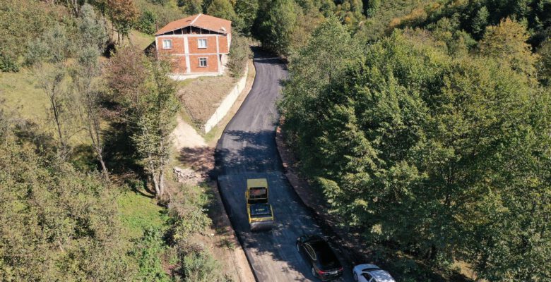 AYBASTI’DA 12 KM’LİK YOL ASFALTLANIYOR