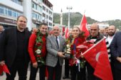 ŞAMPİYONA COŞKULU KARŞILAMA