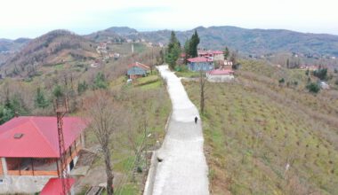 PERŞEMBE’DE BETON YOL SEFERBERLİĞİ SÜRÜYOR