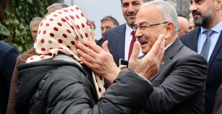 PERŞEMBELİLER BAŞKAN GÜLER’İ BAĞRINA BASTI