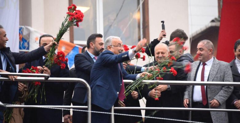 BAŞKAN GÜLER’E COŞKULU KARŞILAMA
