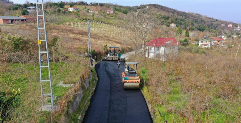 PERŞEMBE’DE YOL YATIRIMLARI SÜRÜYOR