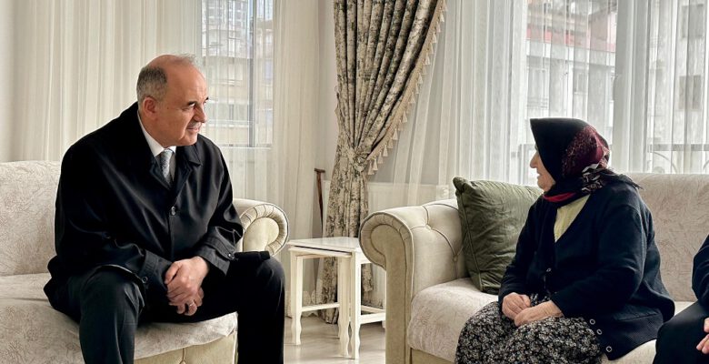VALİ EROL, HANE ZİYARETLERİNE DEVAM EDİYOR…
