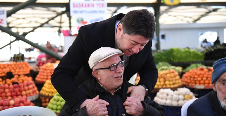 BAŞKAN TÖREN, ŞİRİN PAZAR ESNAFIYLA BİR ARAYA GELDİ