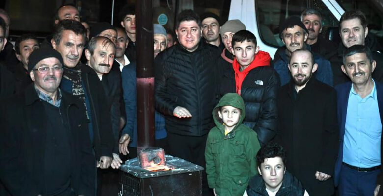 ALTINORDU, BAŞKAN TÖREN’İ BAĞRINA BASTI