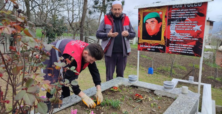 BÜYÜKŞEHİR, ŞEHİTLERİMİZİ UNUTMADI