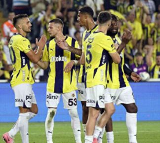 FENERBAHÇE’YE BÜYÜK ŞOK! YILDIZ OYUNCU SAKATLANDI